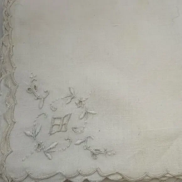 8 sets of Napkins white cream crochet linen embroidered - Picture 11 of 16